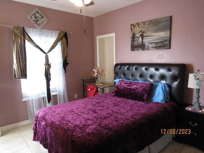 Building Photo - 1506 TX-100