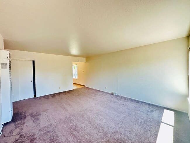 Building Photo - Downtown Benicia Duplex