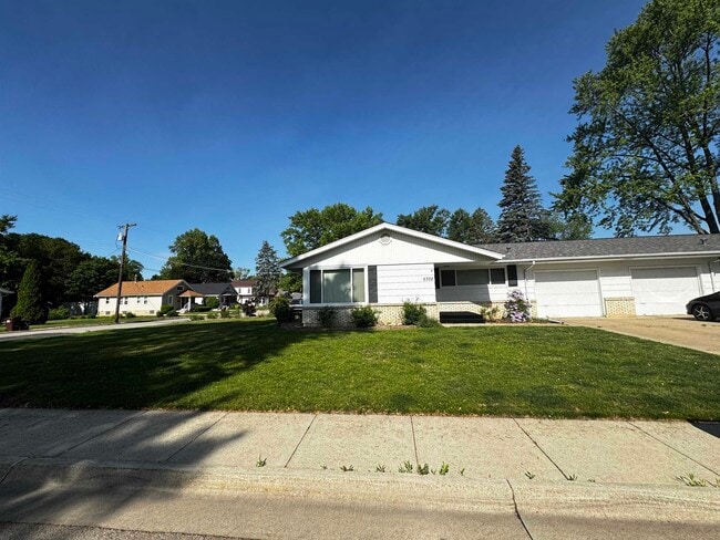 Primary Photo - 5702 Pleasant Ave