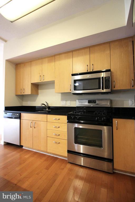 Building Photo - 475 K St NW