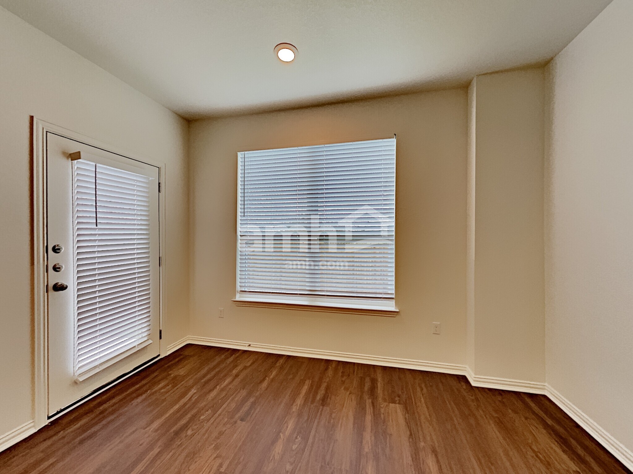 Building Photo - 2706 Lillybrook Ln