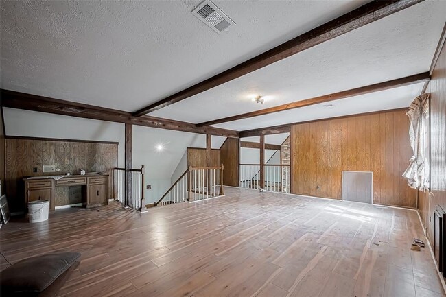 Building Photo - 811 Loire Ln