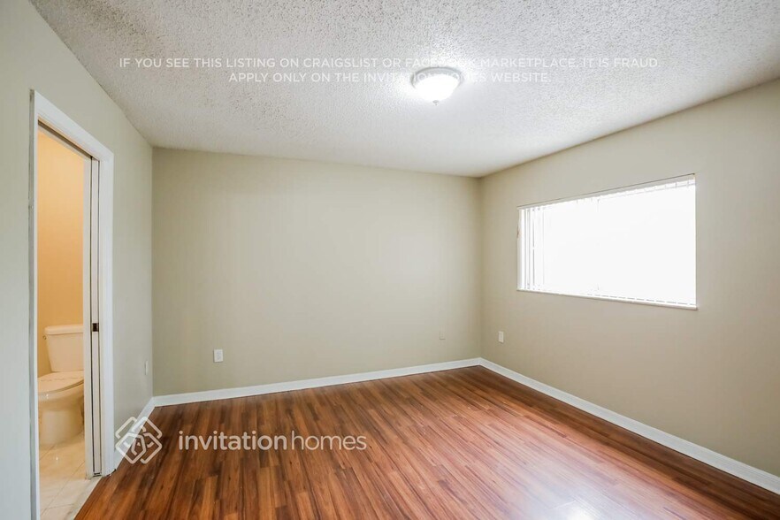Building Photo - 12621 NW 11th Ln