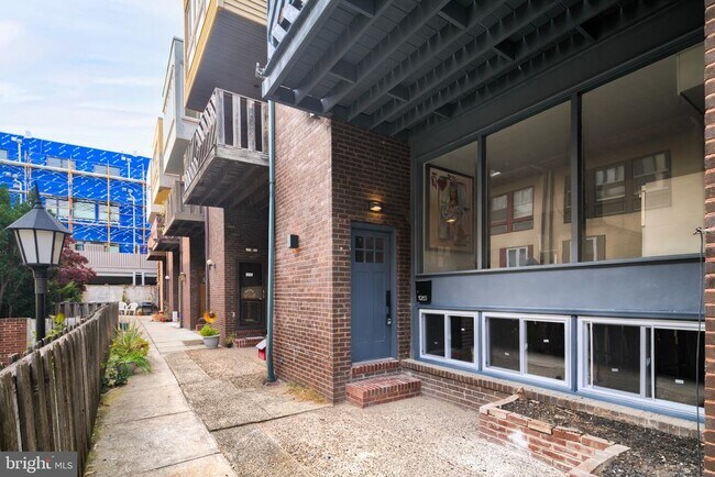 Building Photo - 1126 Lombard St