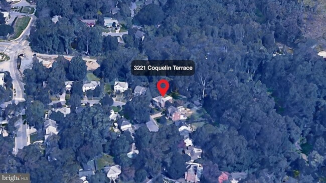 Building Photo - 3221 Coquelin Terrace