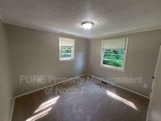 Building Photo - 3515 Julia Ct