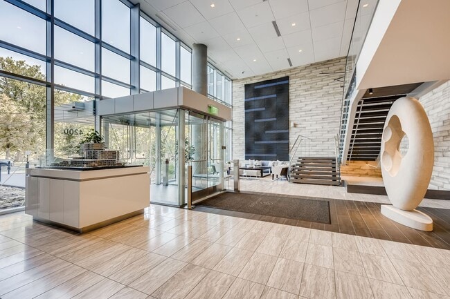 Building Photo - 1BD, 1.5BA Lakehouse Condo on the 6th Floor