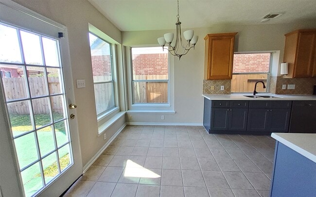 Building Photo - 2906 Humble Dr