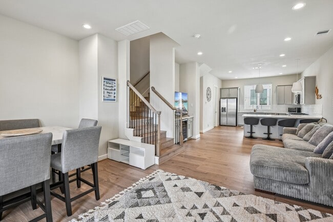 Building Photo - 6314 Chelsea Falls Ln