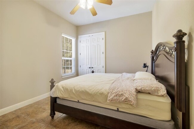 Building Photo - 5600 Laguna Cliff Ln