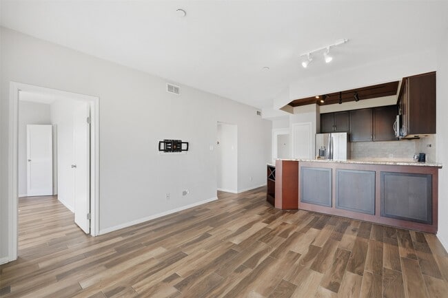 Building Photo - 793 Davis Rd