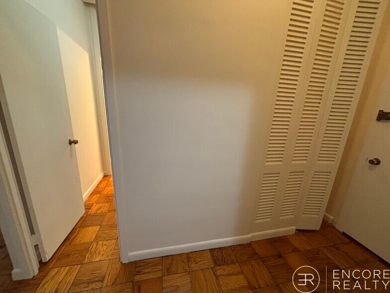 Building Photo - 101 Monmouth St