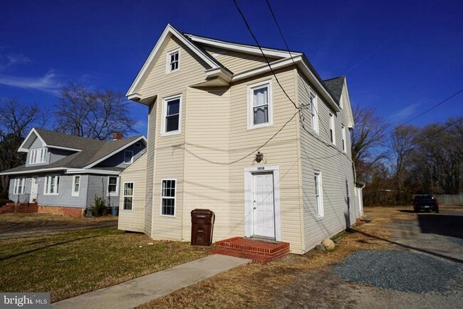 Building Photo - 303 E Main St