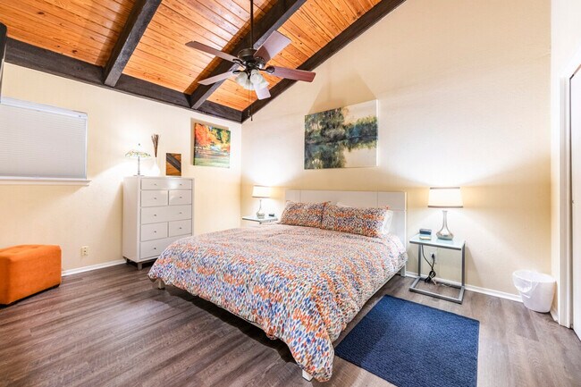 Building Photo - 2305 Trailside Dr