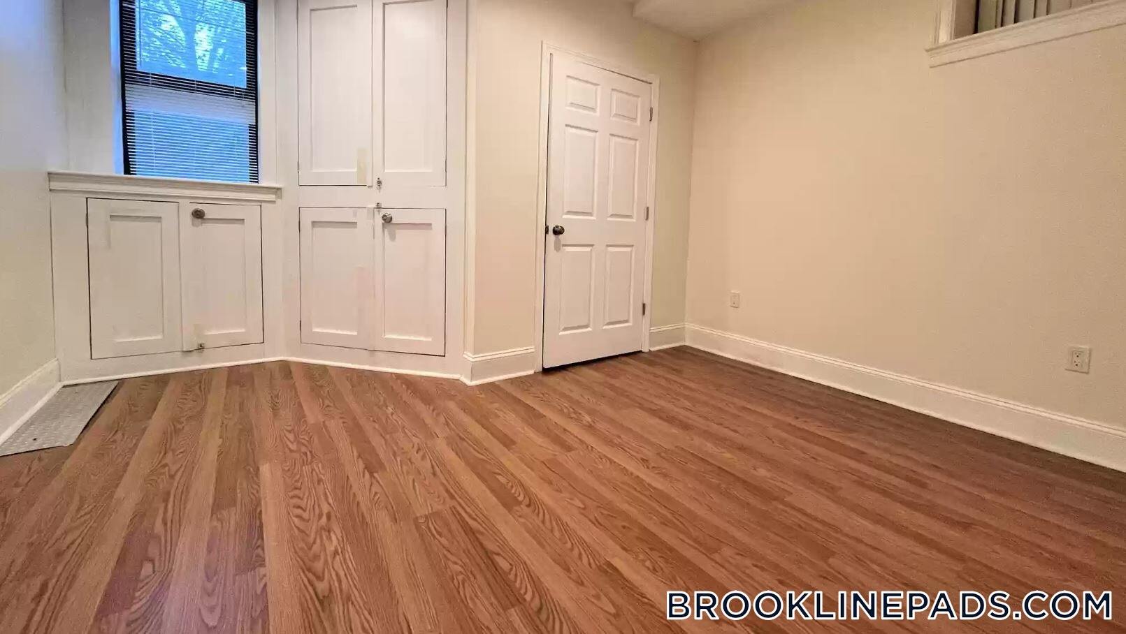 Building Photo - 1203 Beacon St