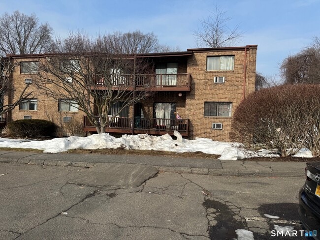 Building Photo - 235 Henry Ave