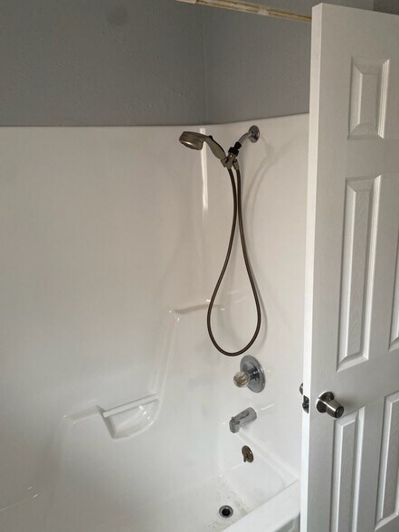 Building Photo - 6702 Deatonhill Dr