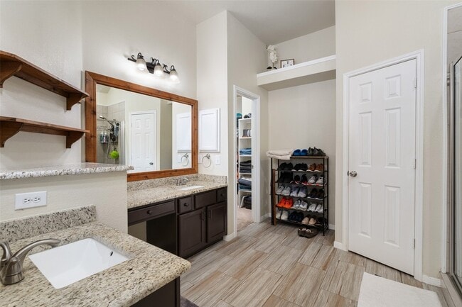 Building Photo - 7501 Caribbean Dr