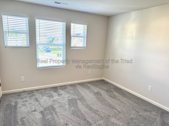 Building Photo - 4104 Devonwood Ct