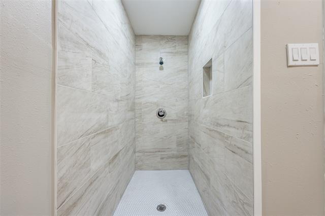 Building Photo - 609 W Owings St