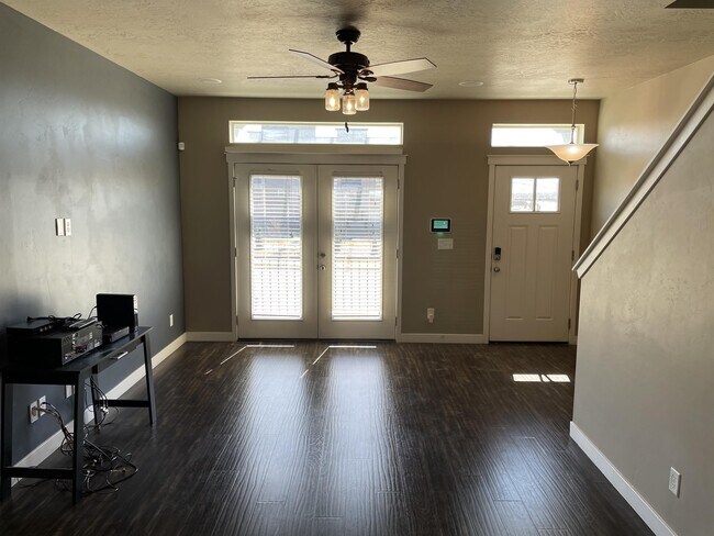 Building Photo - 857 Pantani Ct