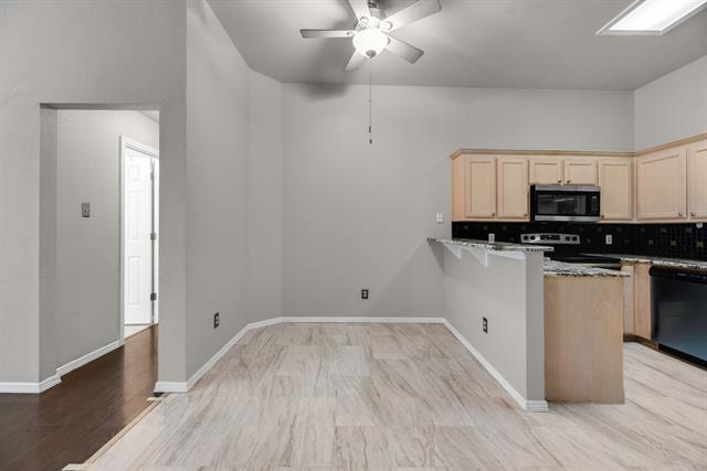 Building Photo - 856 Santa Fe Dr