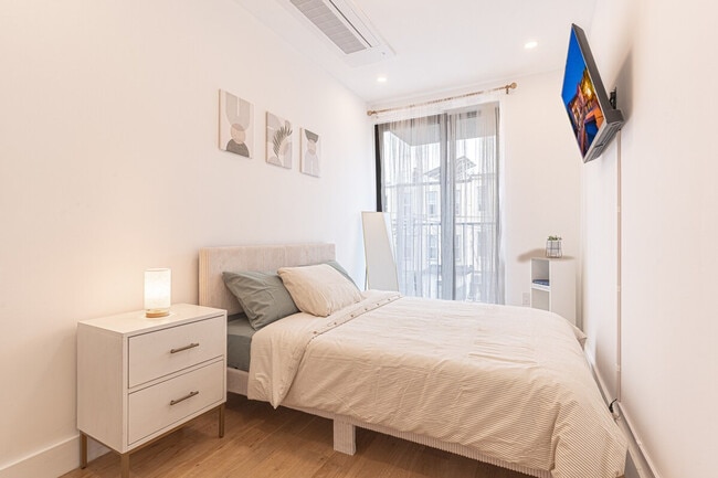 Building Photo - 233 Covert St.