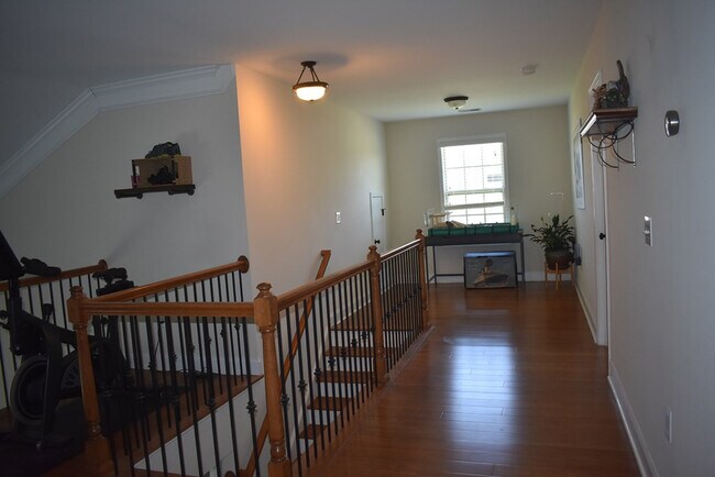 Building Photo - 2190 Harborview Dr