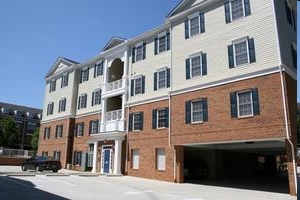 Building Photo - The Pointe Apartments