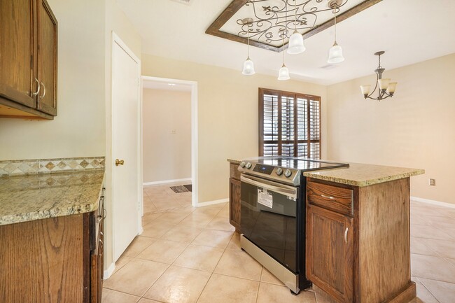 Building Photo - 3203 Silver Falls Dr