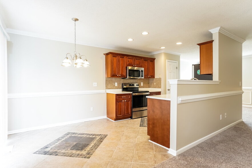 Building Photo - 5904 Roteny Court