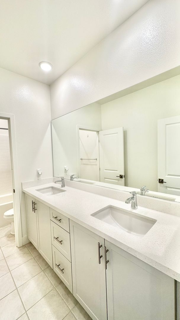 Building Photo - Beautifully Designed, and Upgraded, Newer ...