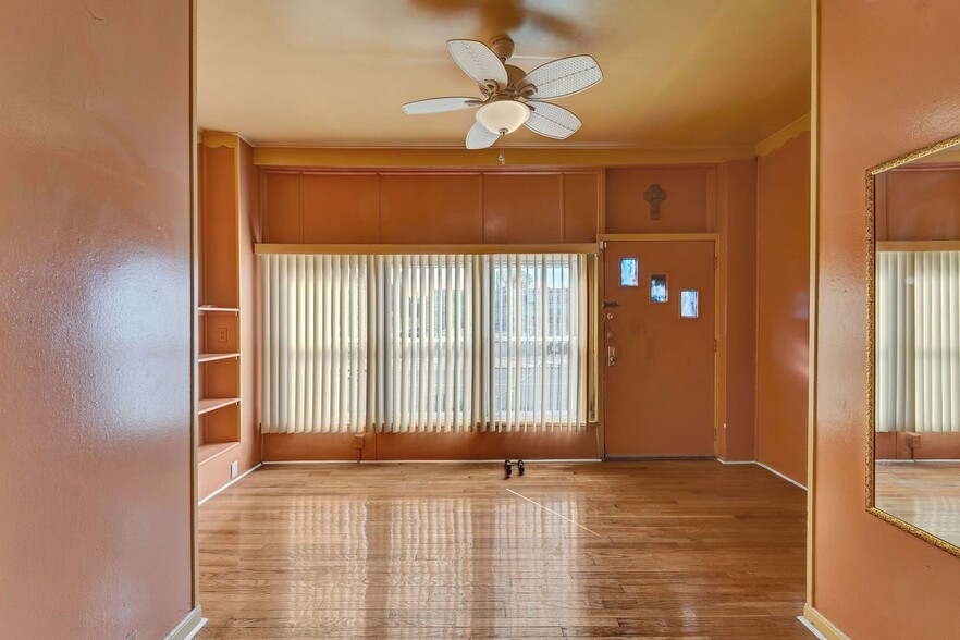 Building Photo - 5005 N 9th St