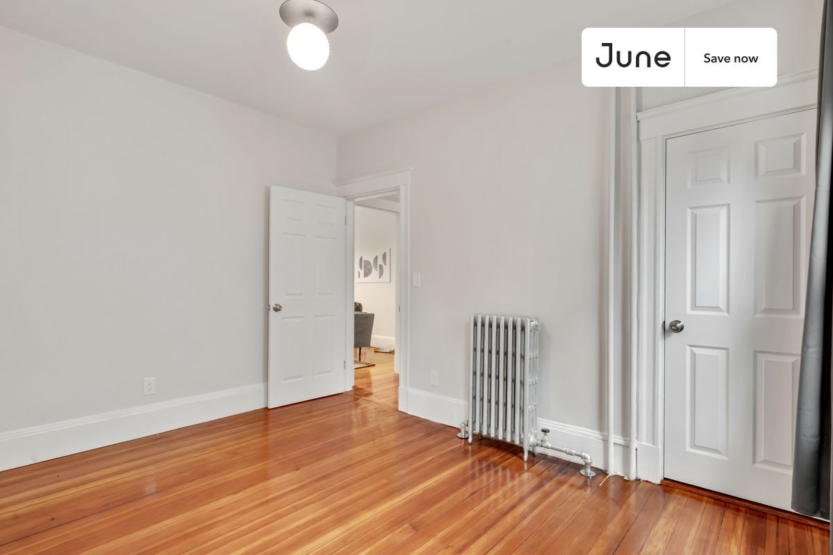 Building Photo - 20 Alcott St