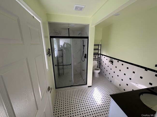 Building Photo - 79 Monhagen Ave