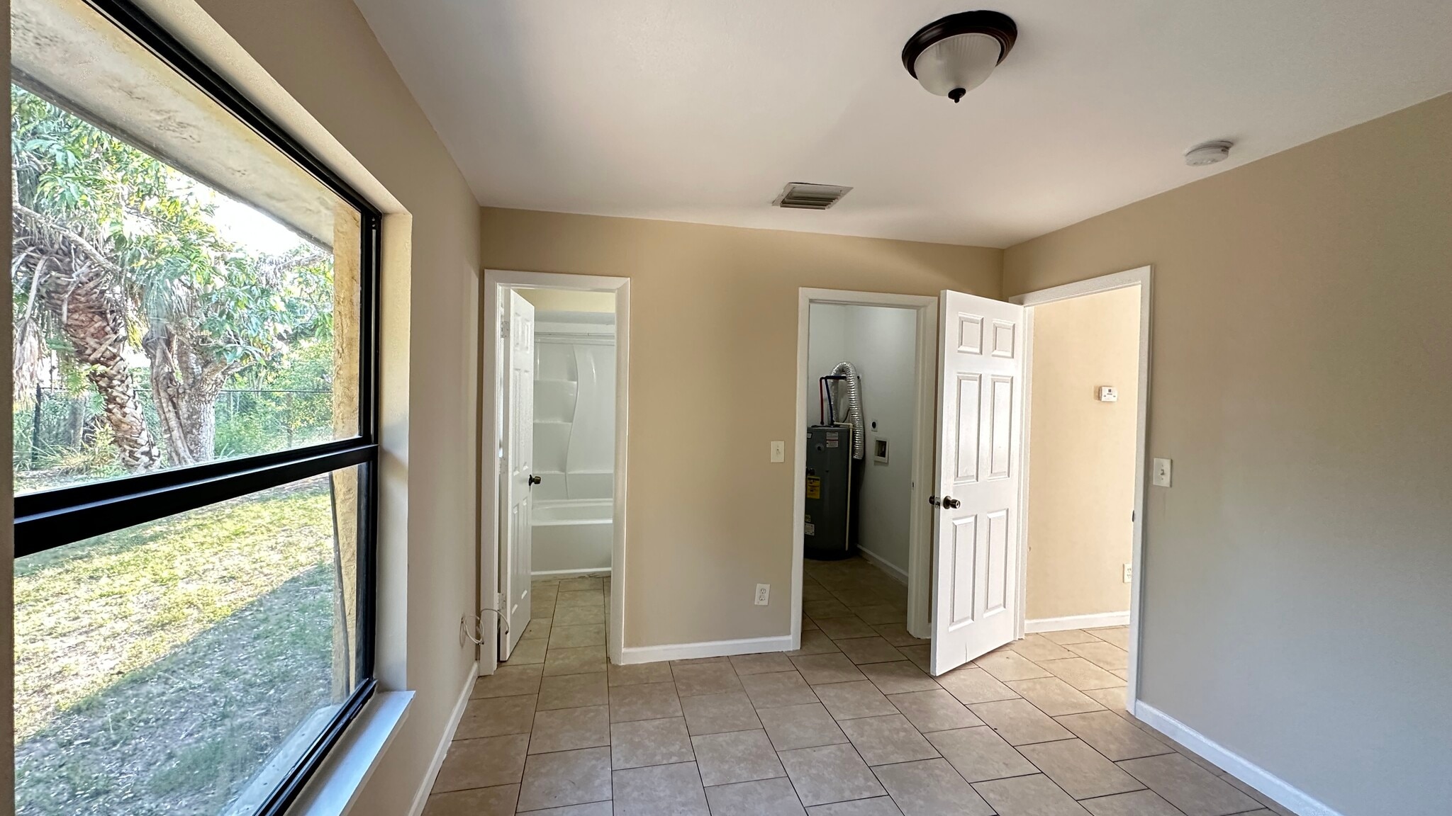 Building Photo - 3840 Belmont St