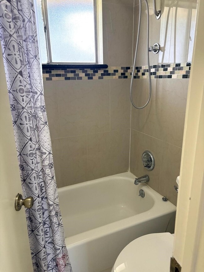 Building Photo - 2426 Planters Row