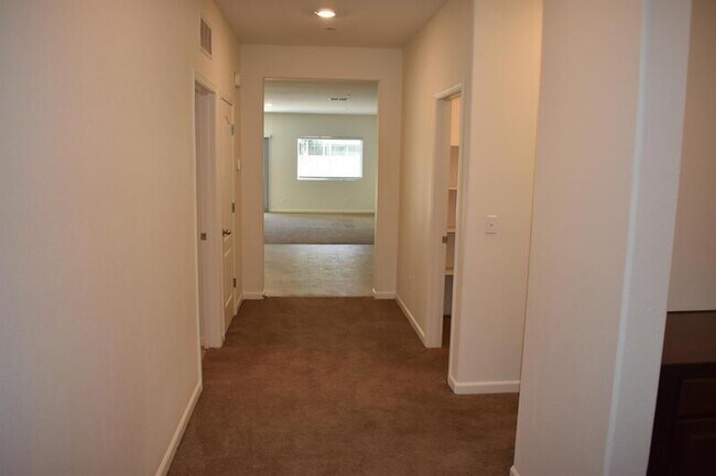 Building Photo - 4208 Candle Ct