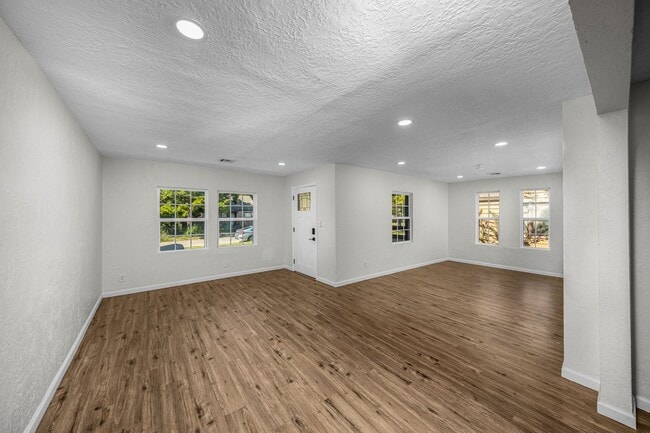 Building Photo - Remodeled Kitchen