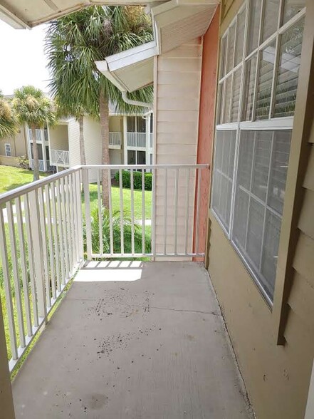 Balcony - 215 Lake Brook Cir