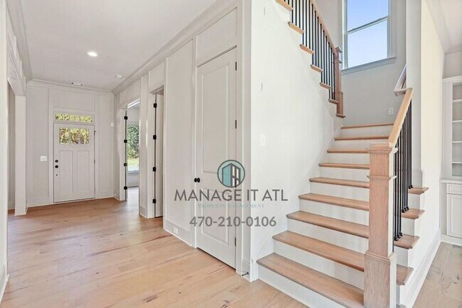 Building Photo - Beautiful 5 bedroom house in Suwanee. Lambert High School district!