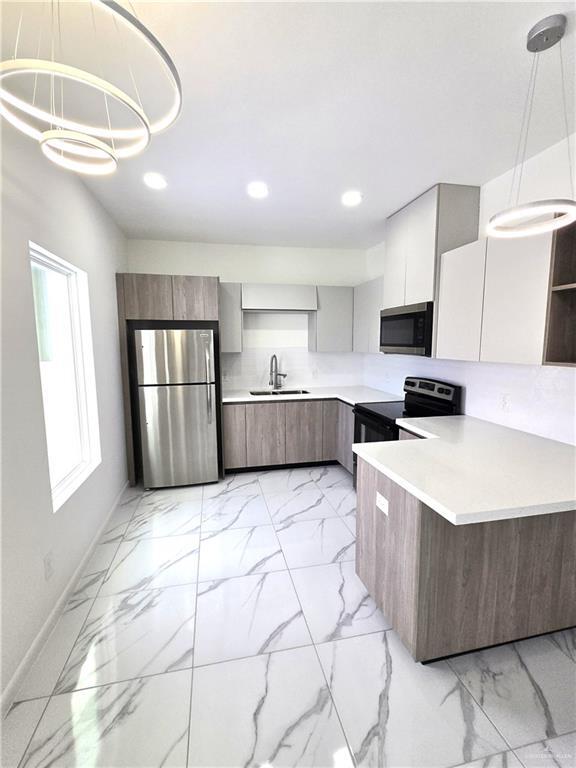 Building Photo - 12 Magdalena St