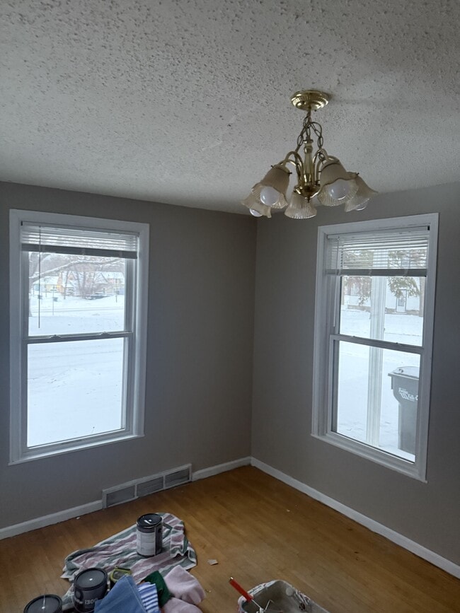 Building Photo - 612 W Laurel St