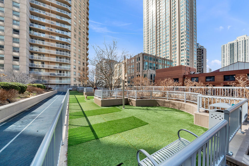 Building Photo - 545 N Dearborn St