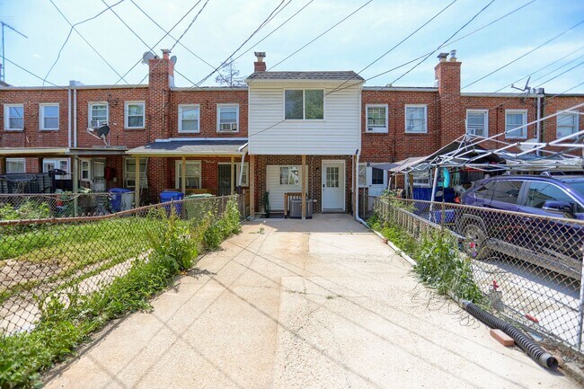 Building Photo - 1207 Anglesea St