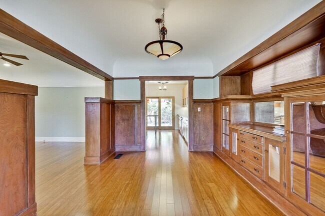 Building Photo - Single Family 3 Bed 2 Bath House in Santa ...