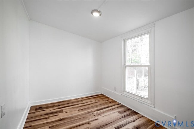 Building Photo - 1609 Buren St