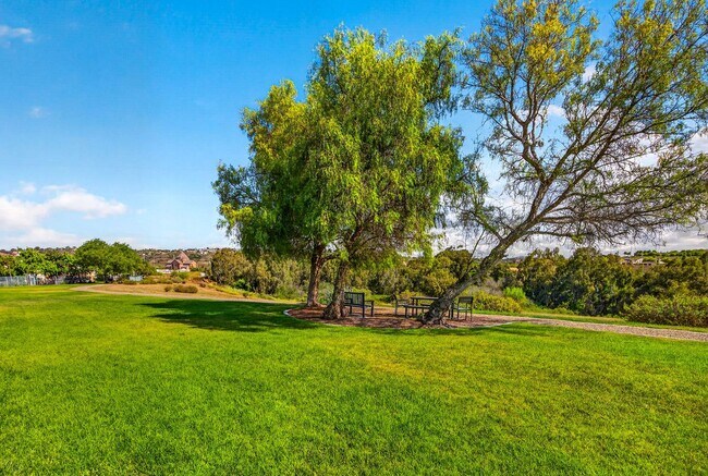 Building Photo - Elegant Summer Rental in Carmel Valley | Fully Furnished