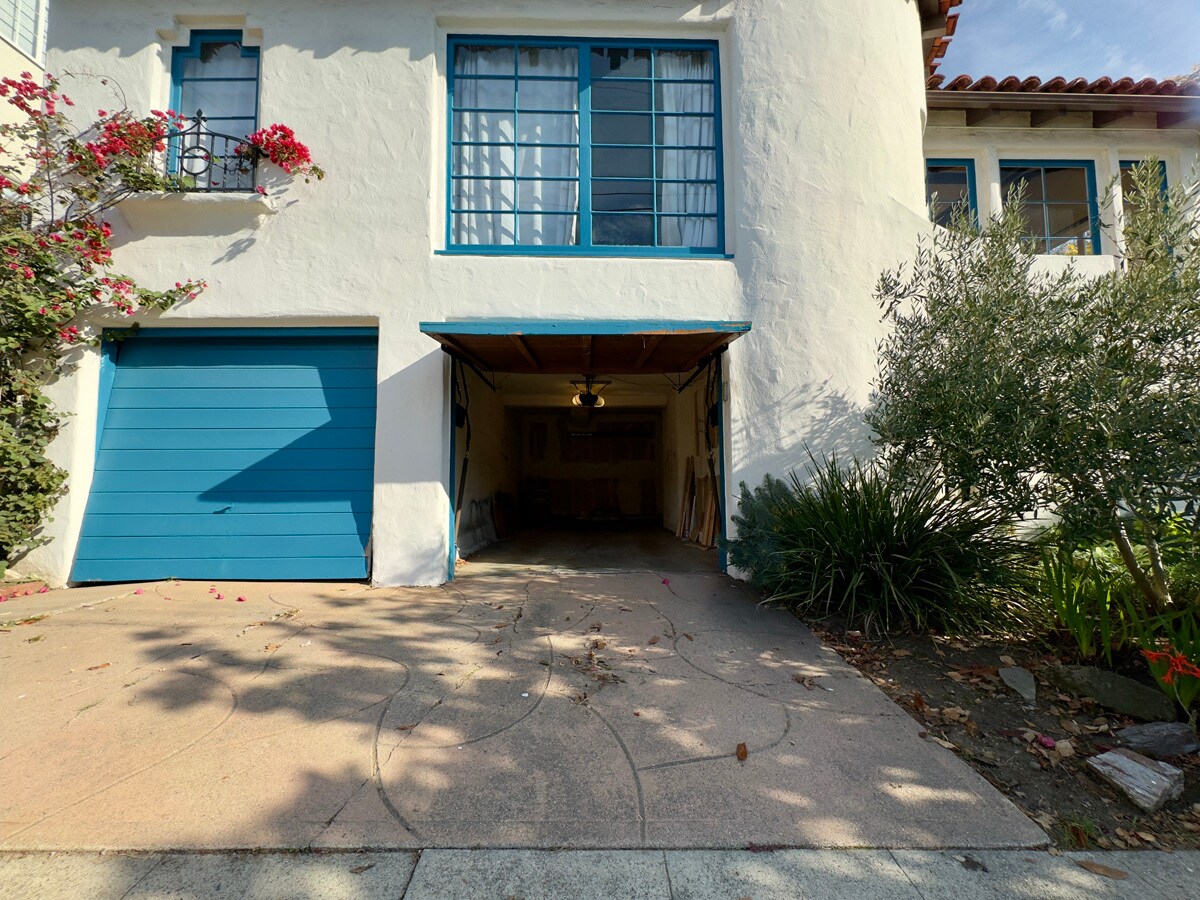 Building Photo - 1645 Scenic Ave