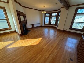 Building Photo - 125 E Johnson St